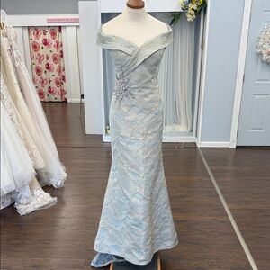 Elegant Off-Shoulder Blue Evening Gown
